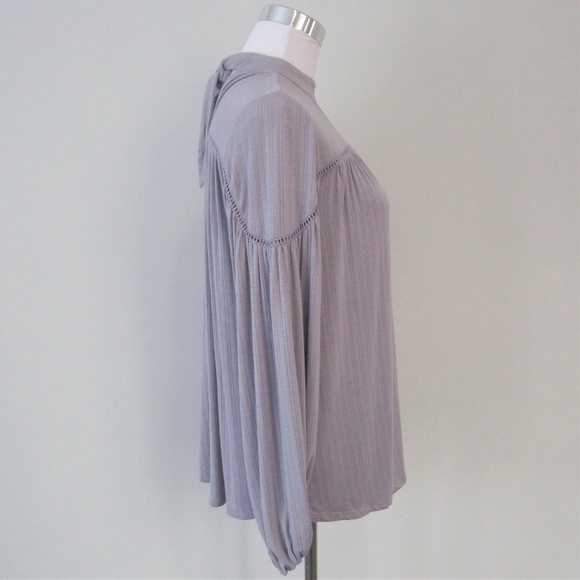 💕 NWT Jessica Simpson Lilac Choker Neck Tie Blouse - Picture 7 of 8